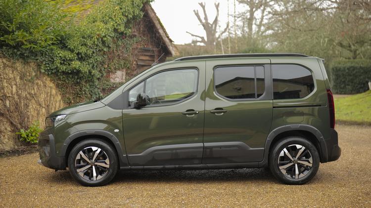 PEUGEOT E-RIFTER ELECTRIC ESTATE 100kW Allure 52kWh 5dr Auto